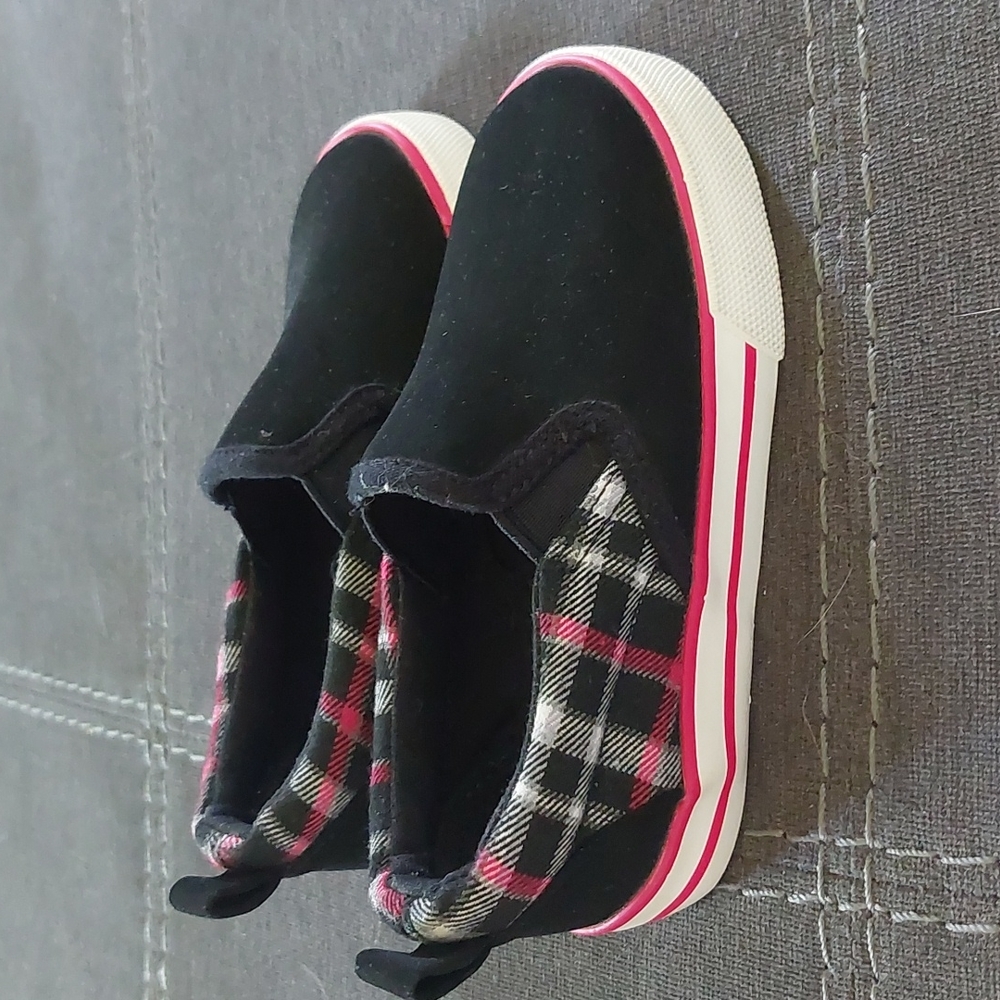 Toddler Slip on shoes - Black and Red Plaid, Size 7